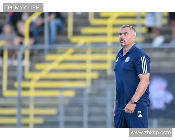 沙尔克04主帅盛赞球员出色表现欢呼胜利迎回良好状态